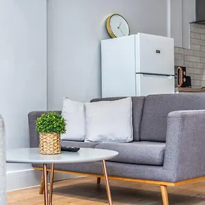 Modern In East Apartment London